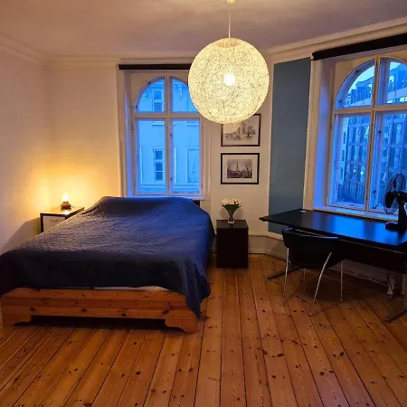 Cozy And Quiet In The Centre 78 Sqm アパート *