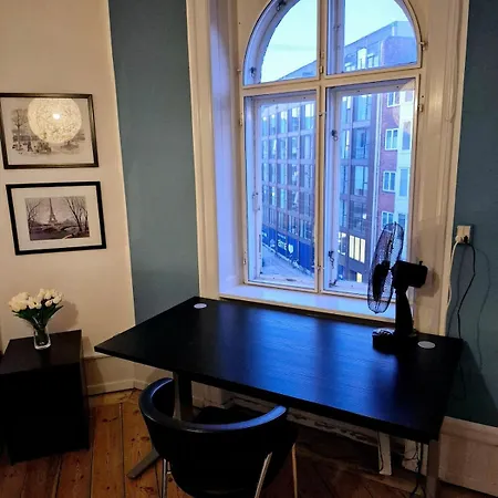 아파트 Cozy And Quiet In The Centre 78 Sqm